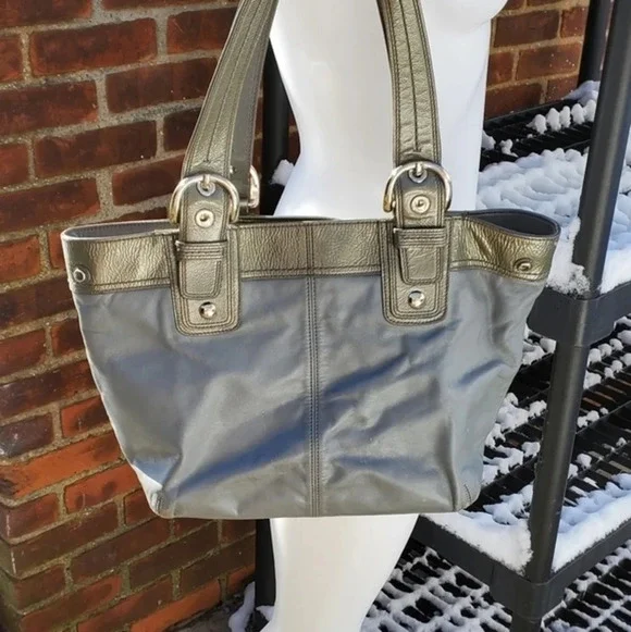 Coach pearl grey tote with patent‎ trim